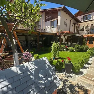 Niki House Guest house